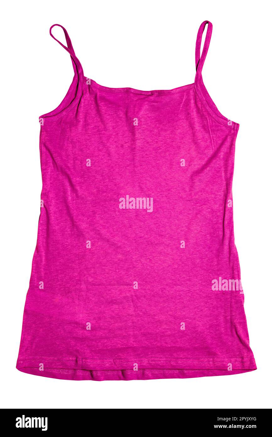 Ärmelloses Hemd isoliert. Nahaufnahme eines pinkfarbenen Sommertrikots oder -T-Shirts für Frauen mit gespießten Trägern auf weißem Hintergrund. Mädchen Sommer Top Mode. Stockfoto
