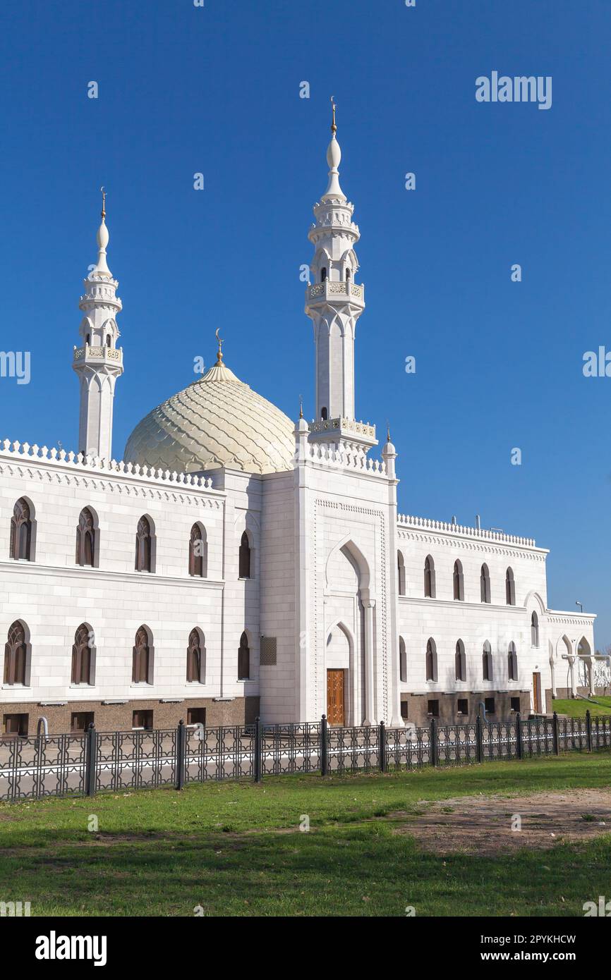 Fassade der Weißen Moschee des Bolgar State Historical and Architectural Museum-Reserve. Bezirk Spassky, Republik Tatarstan Stockfoto