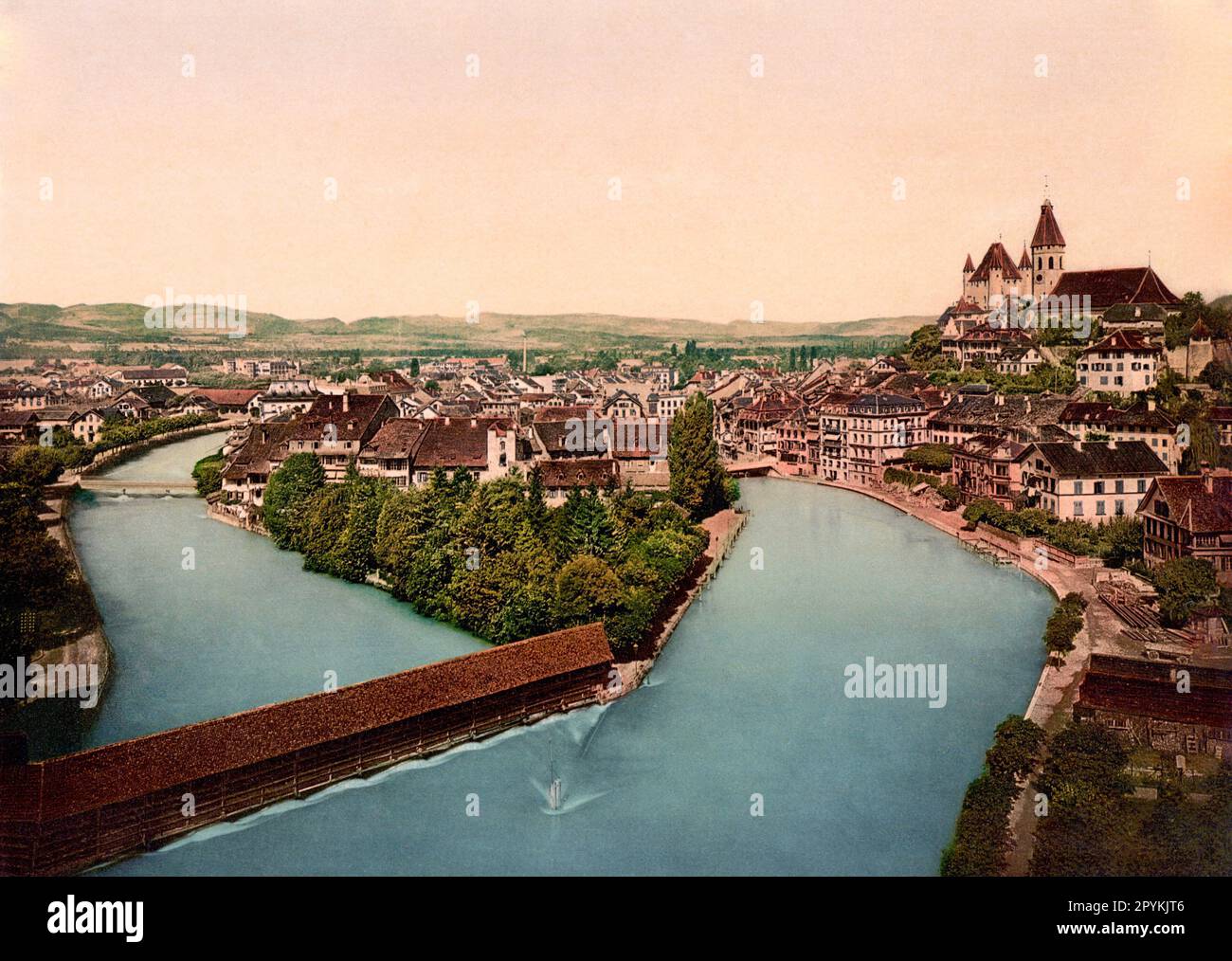 Schloss Schadau und Fluss Aare vom Thunerhof, Thun, Bern, Schweiz 1890. Stockfoto