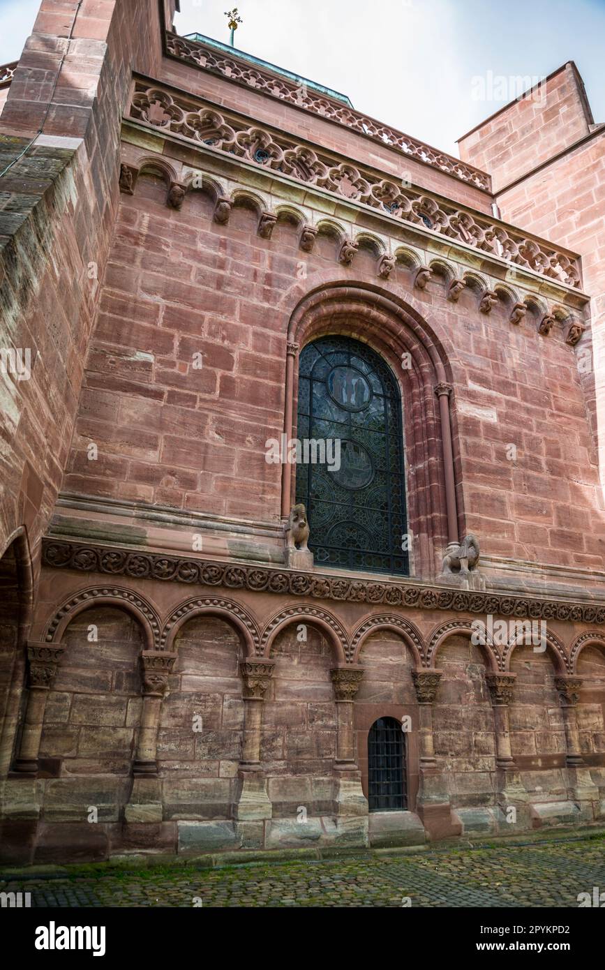 Mittelalterliche Bögen, Basler Münster, ursprünglich eine katholische ...