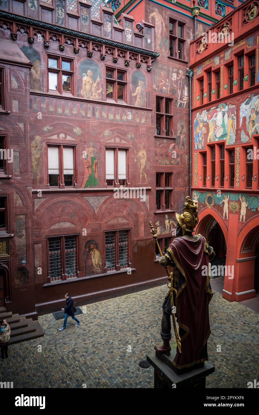 Innenhof des Rathauses oder Rathaus am Marktplatz in der Altstadt Stockfoto