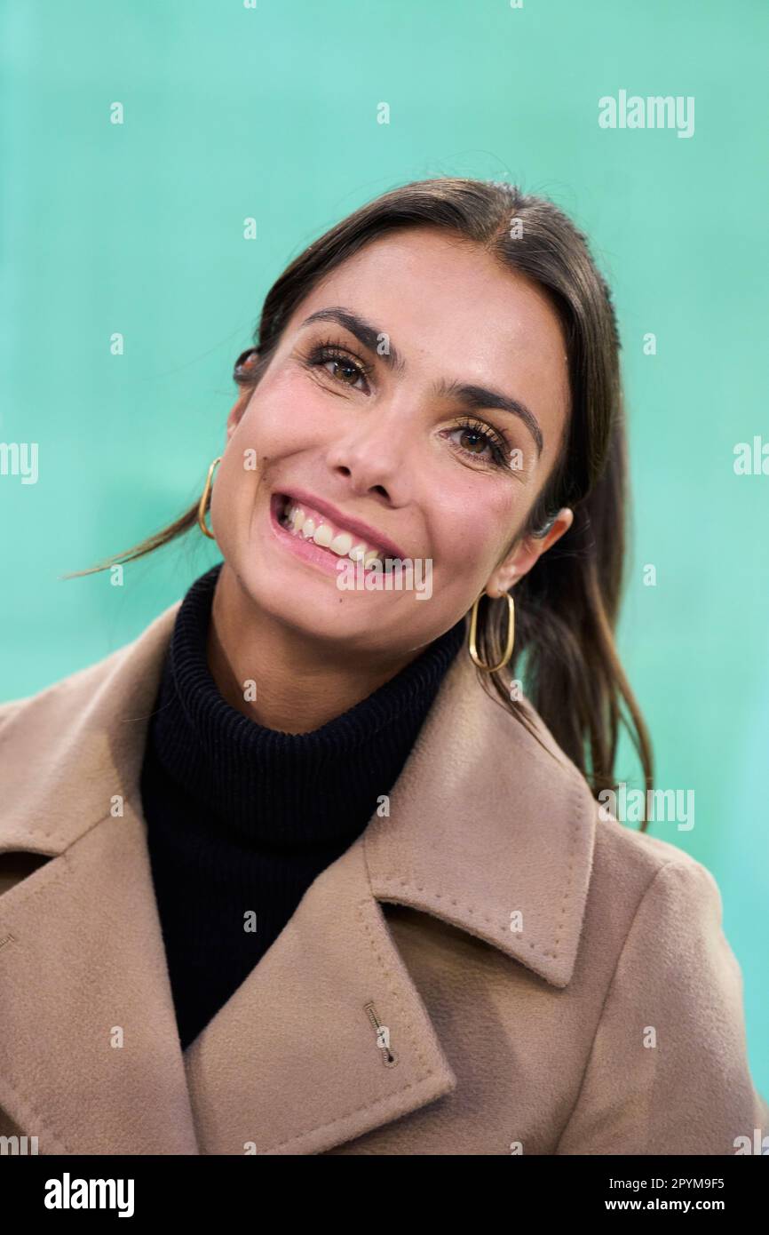 Stuttgart, Deutschland. 03. Mai 2023. Lea Wagner, Moderatorin ARD Sport Moderatorin, Sportmoderatorin, Journalistin, das erste, Fernsehmoderatorin, Im Spiel VFB STUTTGART - EINTRACHT FRANKFURT 2-3 DFB-Pokal, deutscher Fußballpokal, Halbfinale am 03. Mai 2023 in Stuttgart. Season 2022/2023 Gutschein: Peter Schatz/Alamy Live News Stockfoto