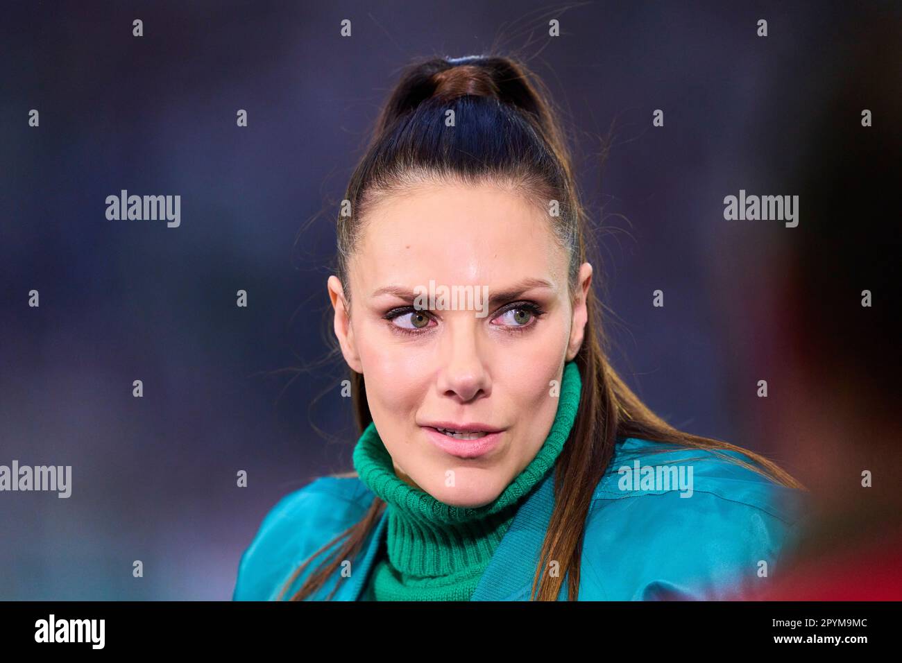 Stuttgart, Deutschland. 03. Mai 2023. Esther Sedlaczek, Moderatorin ARD Sport Moderatorin, Sportmoderatorin, Journalistin, im Spiel VFB STUTTGART - EINTRACHT FRANKFURT 2-3 DFB-Pokal, deutscher Fußballpokal, Halbfinale am 03. Mai 2023 in Stuttgart. Season 2022/2023 Gutschein: Peter Schatz/Alamy Live News Stockfoto