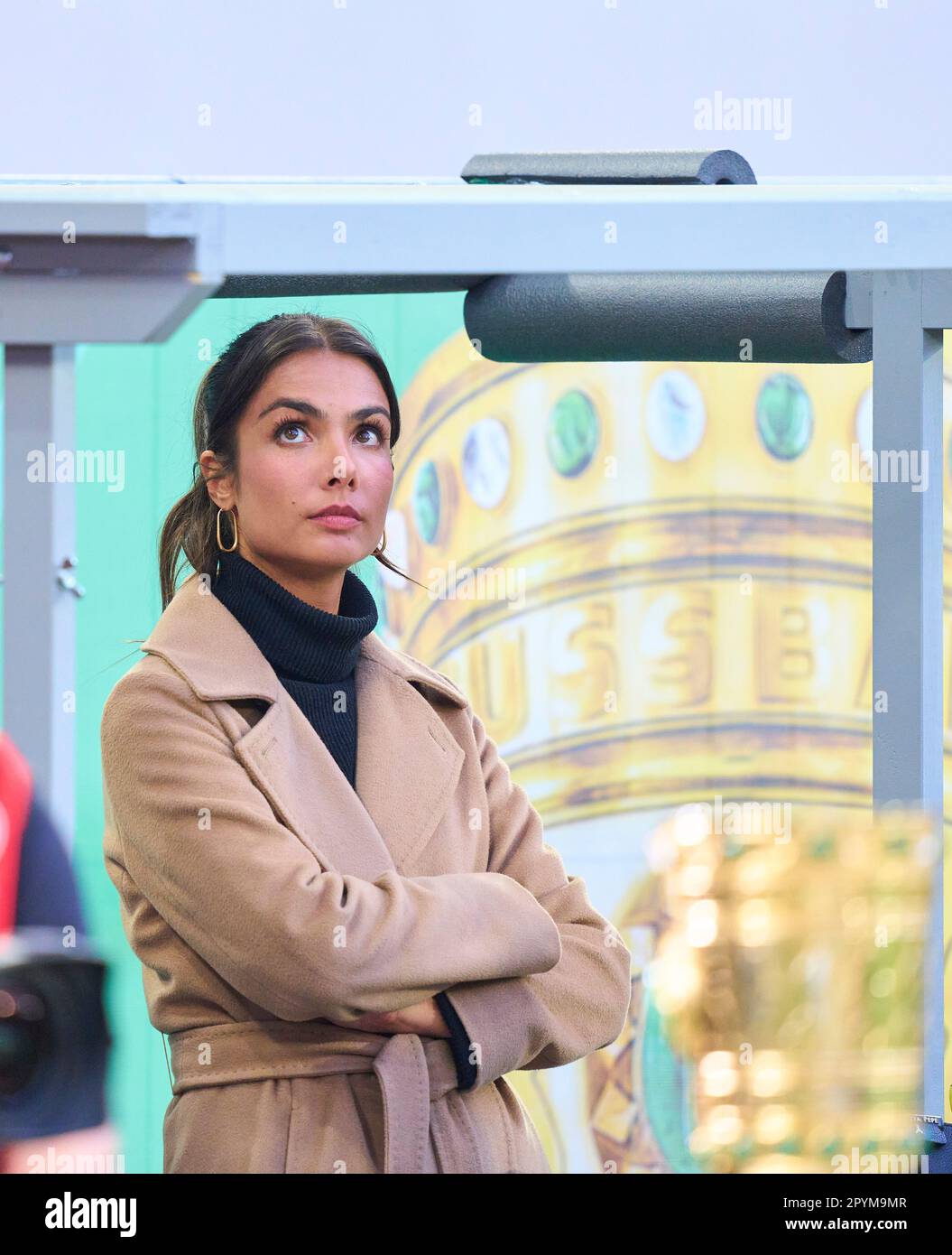 Stuttgart, Deutschland. 03. Mai 2023. Lea Wagner, Moderatorin ARD Sport Moderatorin, Sportmoderatorin, Journalistin, das erste, Fernsehmoderatorin, Im Spiel VFB STUTTGART - EINTRACHT FRANKFURT 2-3 DFB-Pokal, deutscher Fußballpokal, Halbfinale am 03. Mai 2023 in Stuttgart. Season 2022/2023 Gutschein: Peter Schatz/Alamy Live News Stockfoto