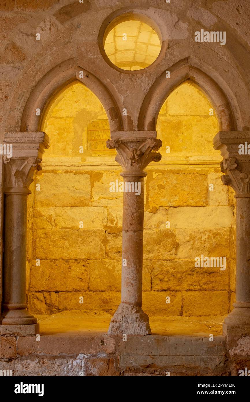 Lucillo funerario de don Pedro Manrique, II señor de Molina, monasterio de Santa María la Real de Huerta, construido entre los siglos XII y XVI, San Stockfoto