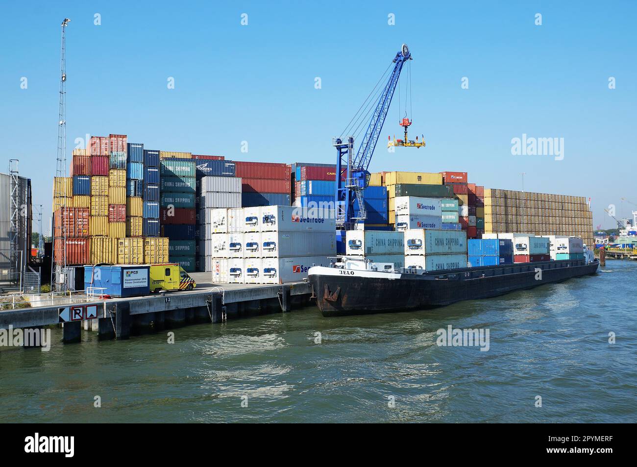 Rotterdam, Niederlande - 17. September 2014: Der Hafen von Rotterdam ist nach Singapur und Shanghai der drittgrößte Hafen der Welt Stockfoto