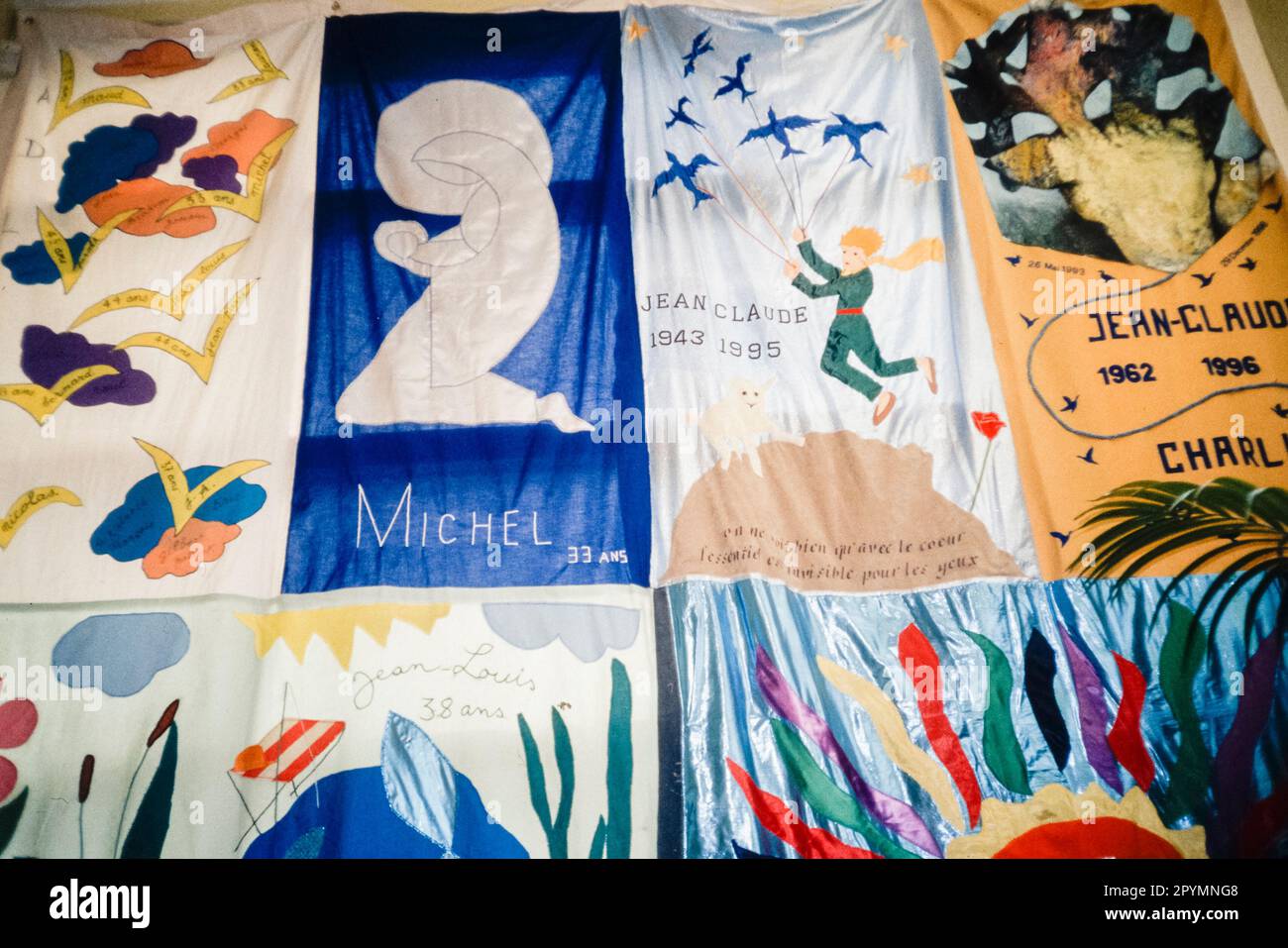 Paris, Frankreich, AIDS N.G.O., Patchwork des Noms, AIDS Memorial Quilts, Jacques Hebert, Creater, hausgemacht, 1990er Jahre, Herausforderungen der öffentlichen Gesundheit Stockfoto