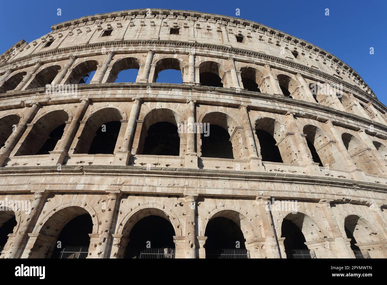 Rom - das Flavianische Amphitheater des Kolosseums Stockfoto