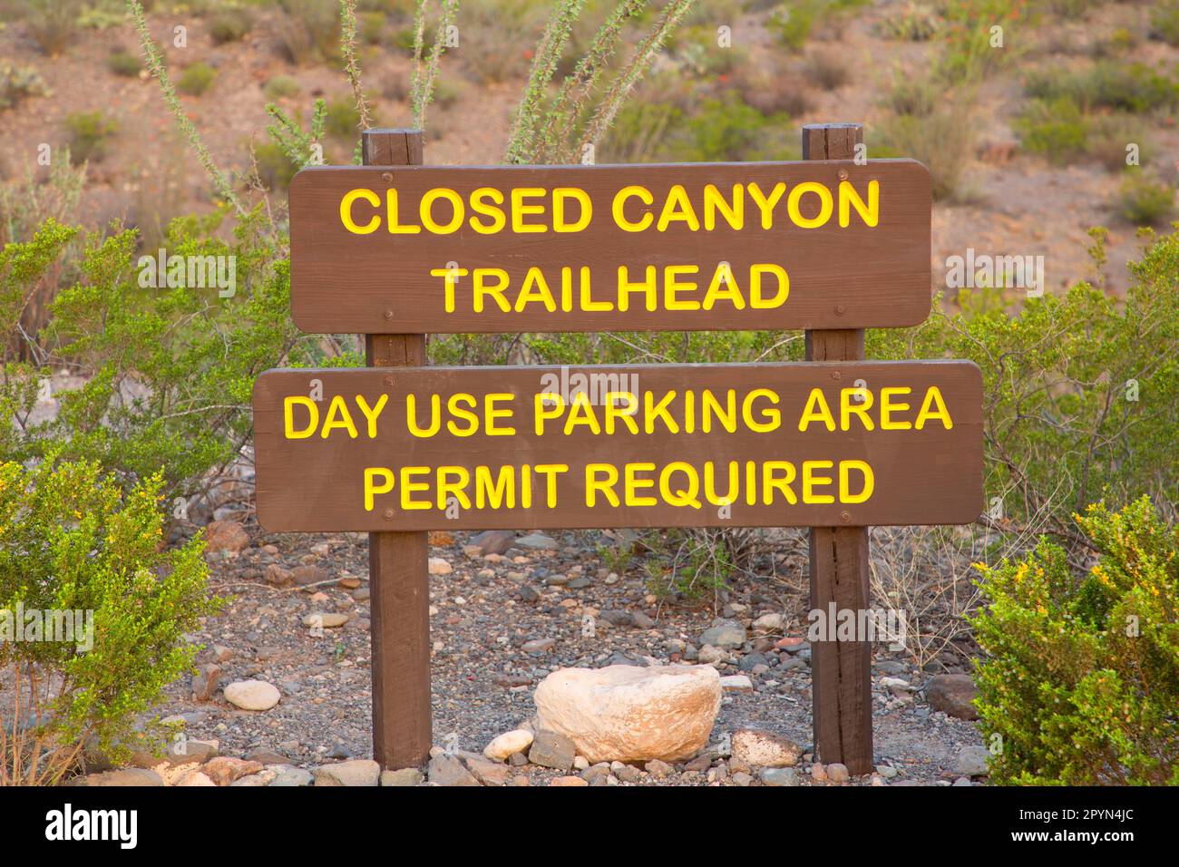 Schild mit geschlossenem Canyon Trailhead, Big Bend Ranch State Park, Texas Stockfoto