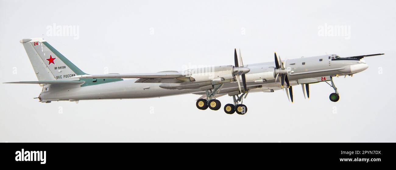 Tupolev TU-95 (Russisch: Туполев Ту-95; NATO-Berichtsname: 'Bär') ist eine große, viermotorige Turboprop-betriebene strategische Bomber- und Raketenplattform. Stockfoto