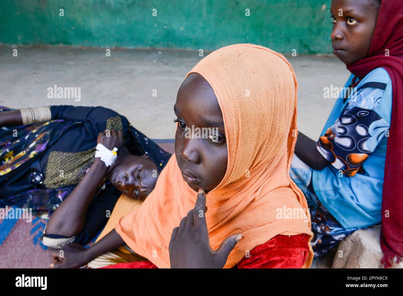 TSCHAD, Goz Beida, Flüchtlingslager Djabal für Flüchtlinge aus Darfur, Sudan, Gesundheitsreferat des UNHCR, ECHO und Ades / TSCHAD, Goz Beida, Fluechtlingslager Djabal fuer Fluechtlinge aus Darfur, Sudan, Krankenstation des UNHCR, der Europäischen Union ECHO und NRO Ades Stockfoto