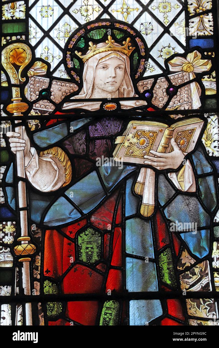 Buntglasfenster von Percy Bacon mit der Darstellung von St Hilda, Gründer der Whitby Abbey, All Saints Church, Rothbury, Northumberland Stockfoto