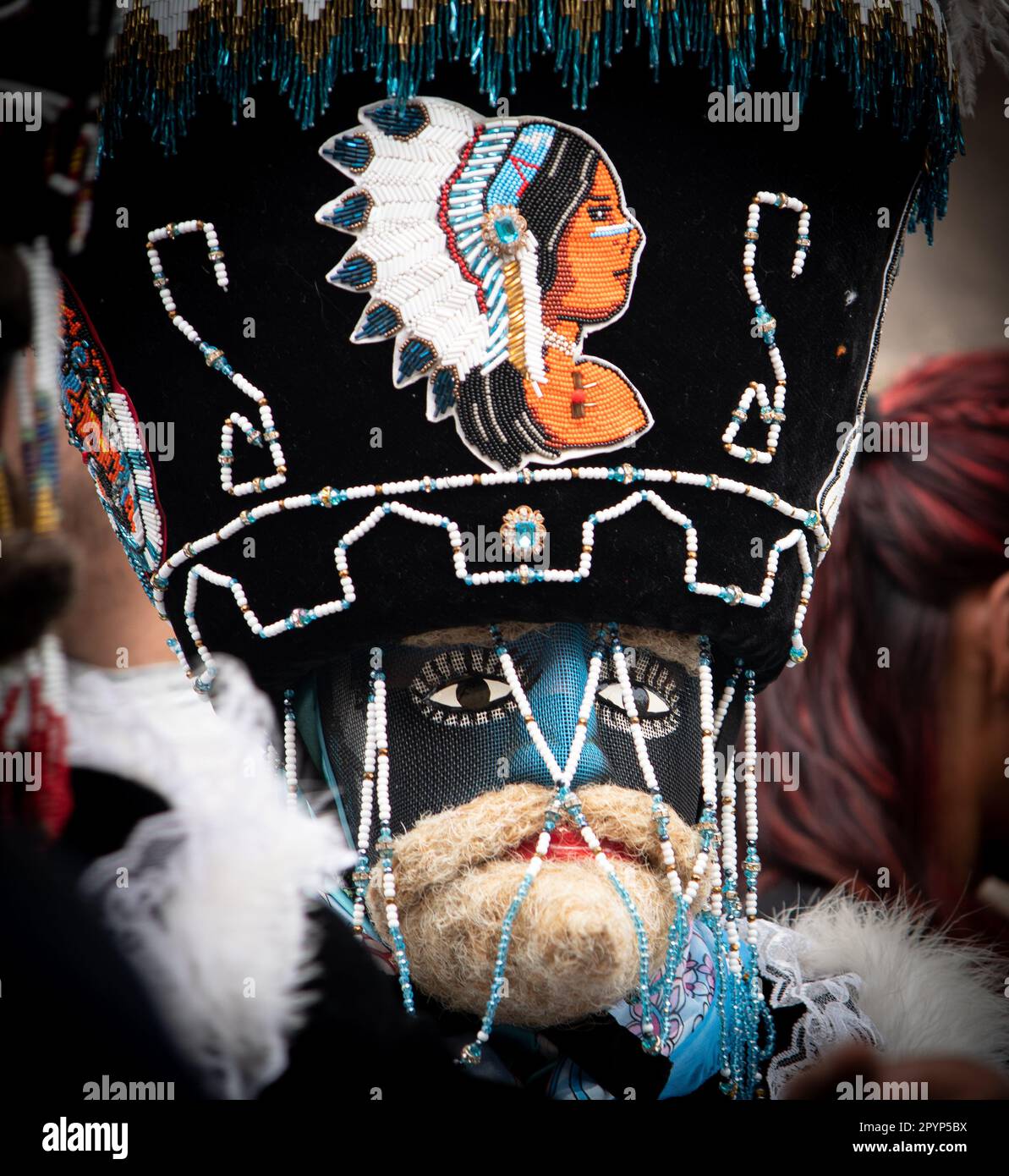 Chinelos sind ein traditioneller, bunt kostümierter Tänzer im Karneval, der im mexikanischen Staat Morelos in der Nähe von Tepoztlan, dem Staat Mexiko und Mexic beliebt ist Stockfoto