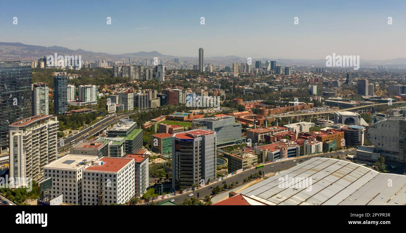 Blick aus der Vogelperspektive auf die Region Santa Fe in Mexiko-Stadt, Mexiko Stockfoto