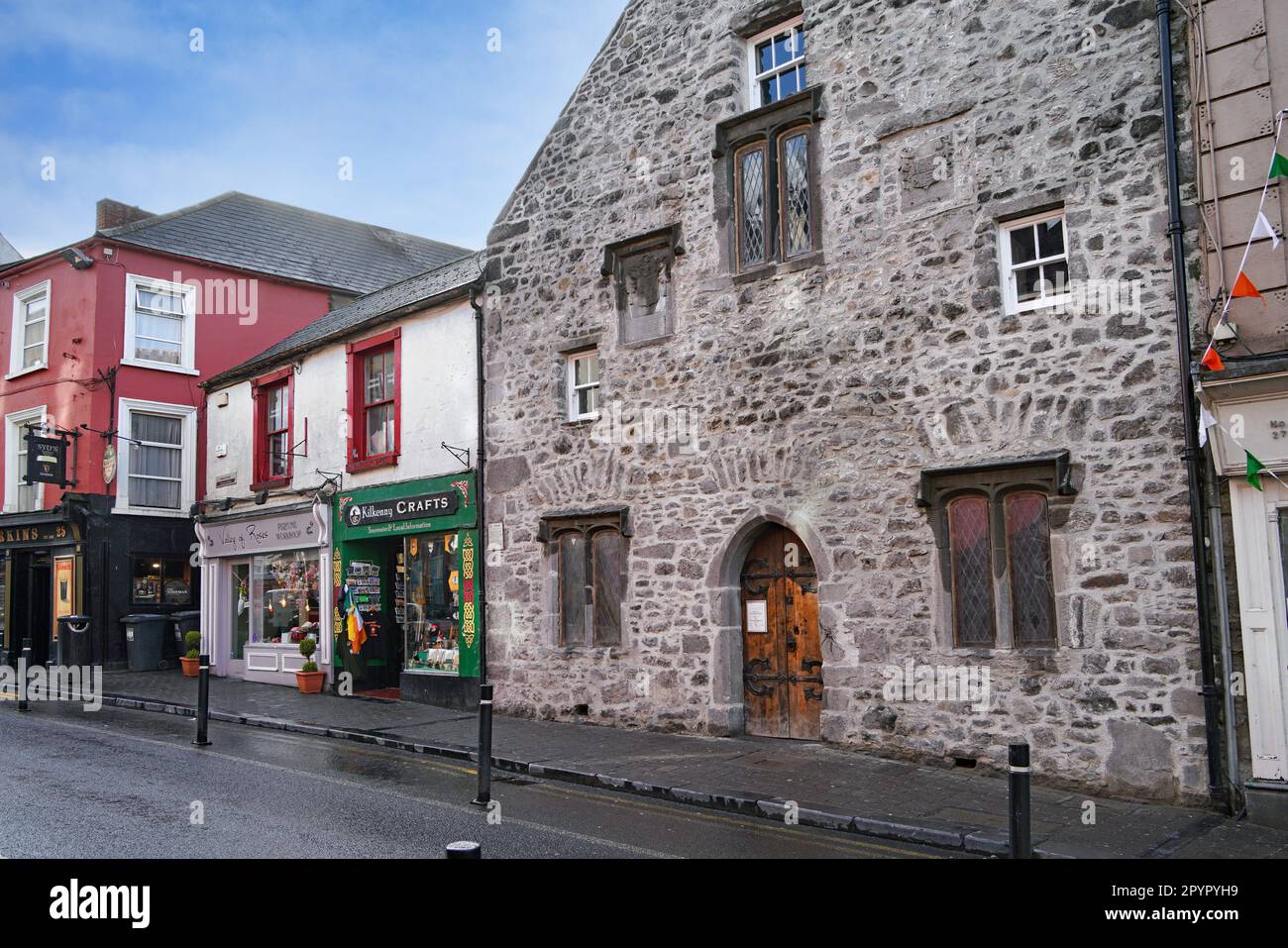 Shee Alms House in Kilkenny, erbaut in den 1500s Jahren und noch in Betrieb Stockfoto