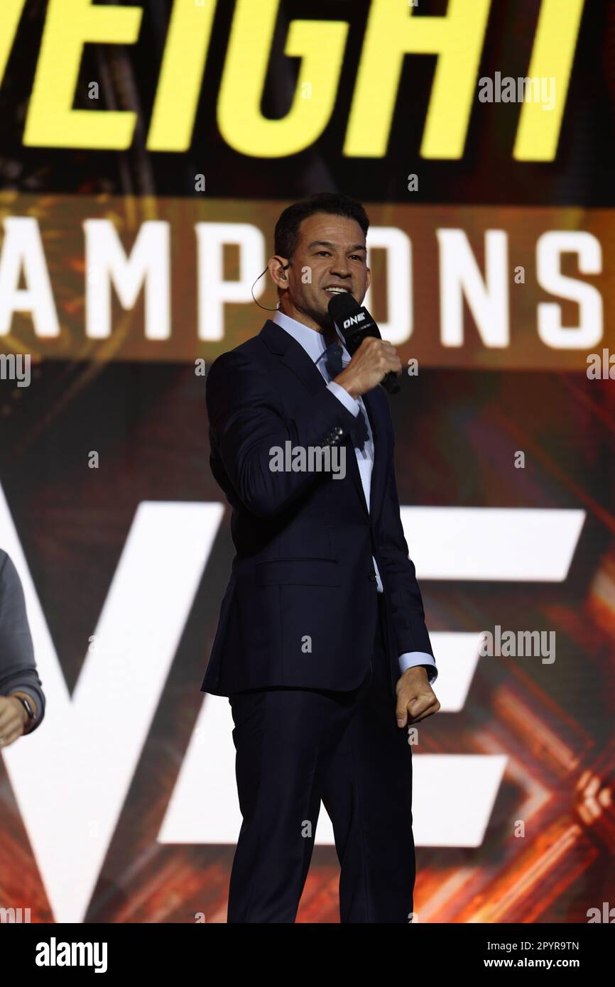 DENVER, COLORADO - 3. MAI: Stamp Fairtex spricht mit den Fans auf der ONE Championship Pressekonferenz am 3. Mai 2023 im Paramount Theatre in Denver, Colorado. (Foto von Christopher Colon/Pximages) Stockfoto