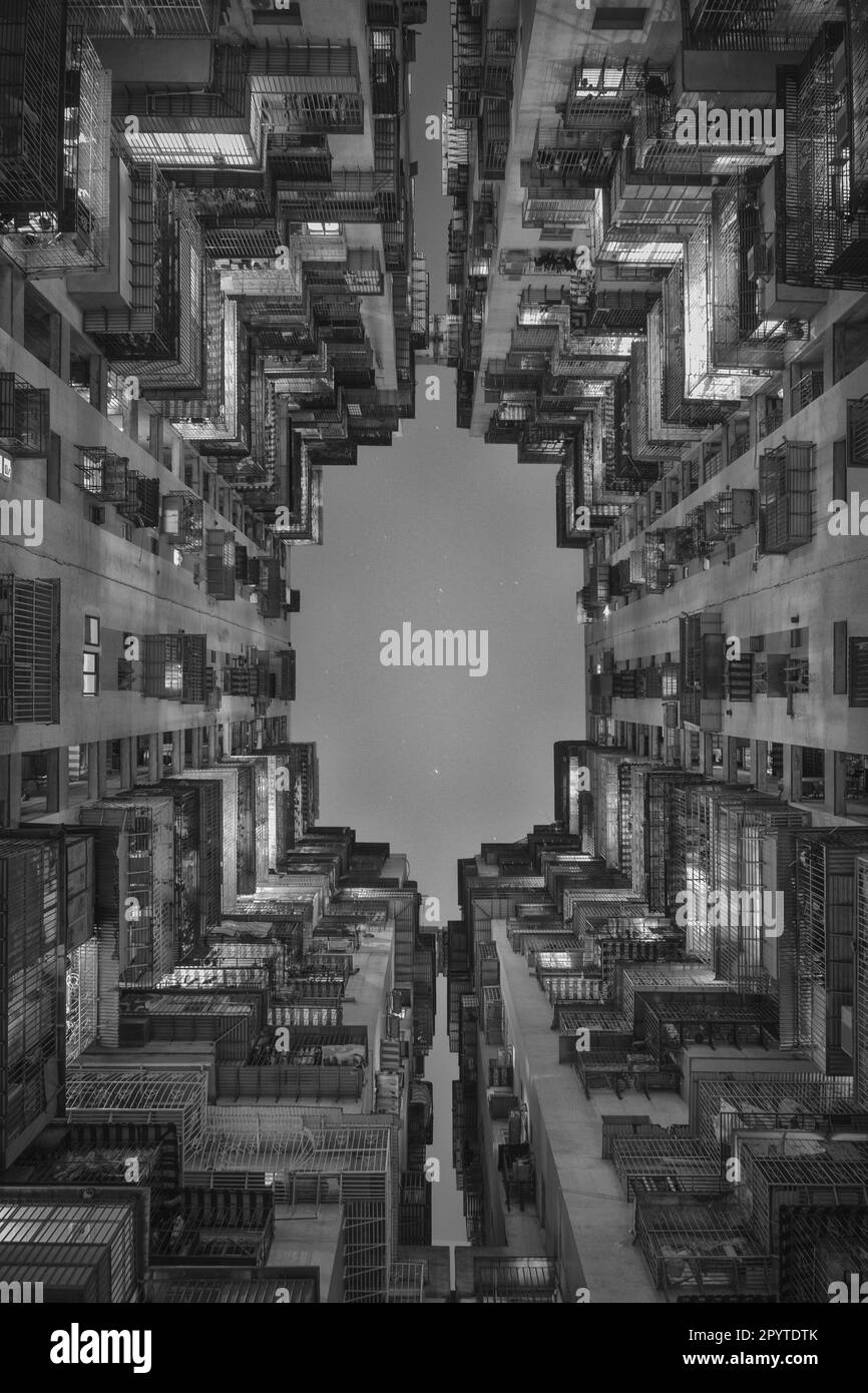 Schwarz und Weiß des Nachbarschaftsgebäudes. Urbane Architektur. Macau Stockfoto