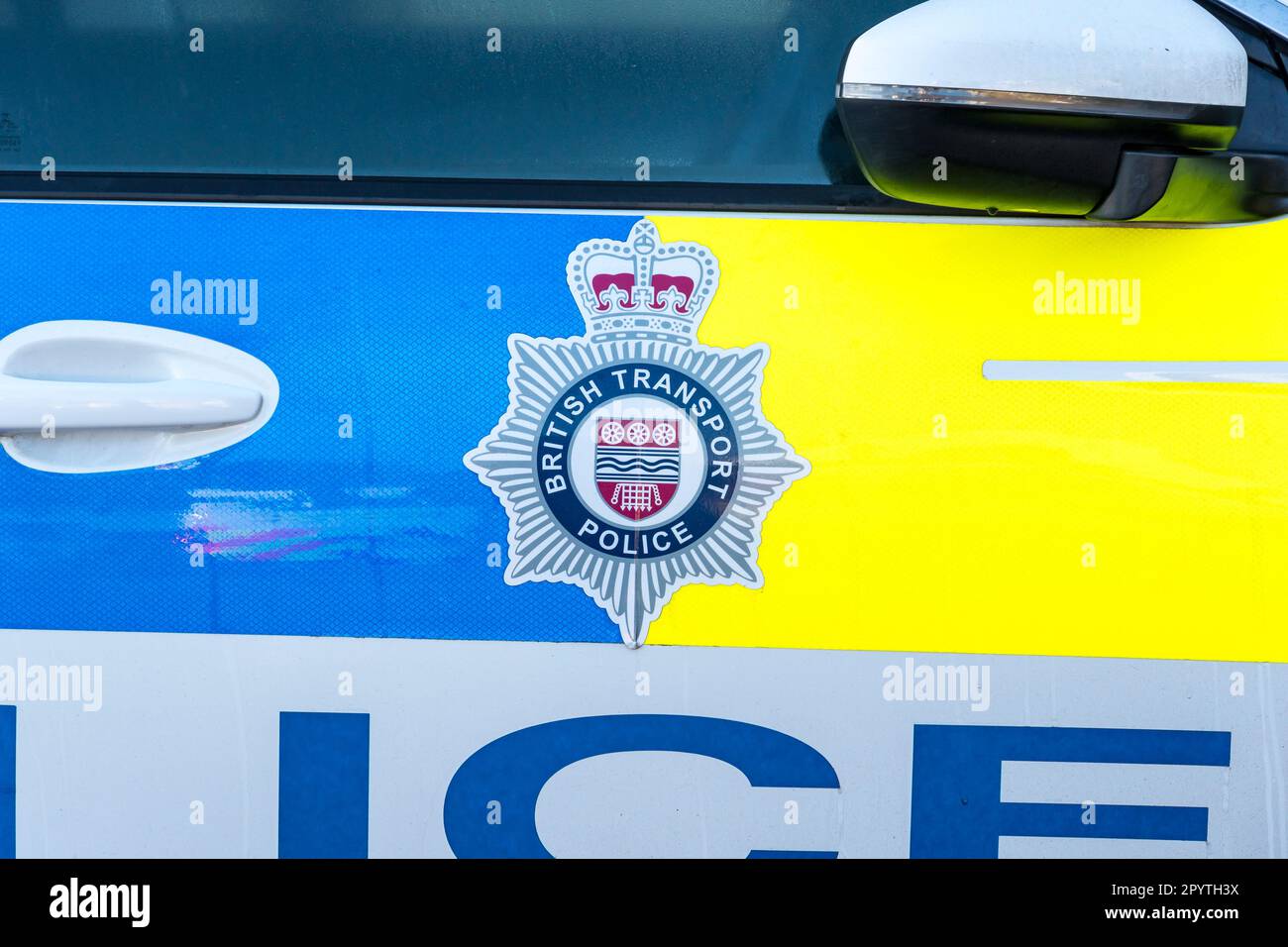 Ein Fahrzeug der britischen Verkehrspolizei parkt am Lincoln City Bahnhof 2023 Stockfoto