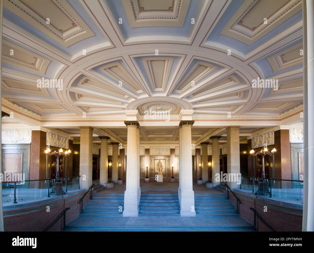 Das Innere der historischen St Georges Hall, Liverpool, Merseyside, Nordwestengland, Großbritannien Stockfoto