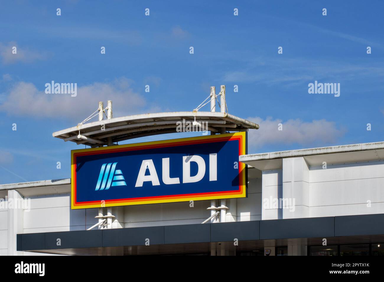 Aldi Supermarkt, Lower High Street, Watford, Herts, England, UK Stockfoto
