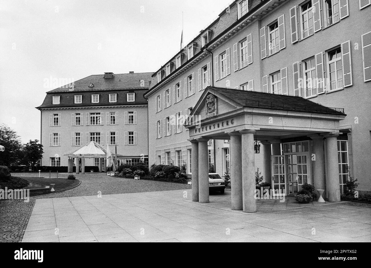 Deutschland, Königswinter, 03.06.1992 Archiv: 34-25-31 für Ihr Archiv Foto: Der Petersberg, Gästehaus der Bundesrepublik Deutschland [maschinelle Übersetzung] Stockfoto