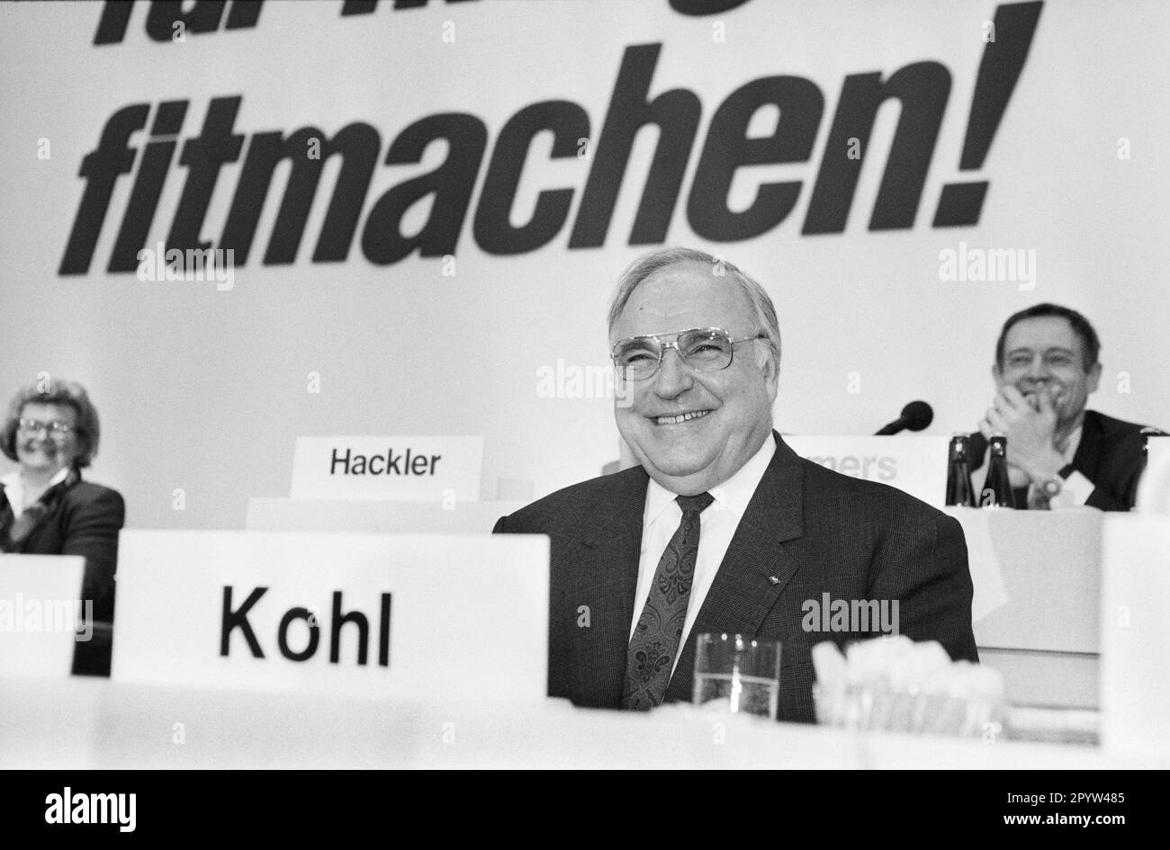 Deutschland, Bonn, 14/03/1992 Archiv: 32-49-13 NRW-CDU Parteikonferenz Foto: Kanzler Helmut Kohl [automatisierte Übersetzung] Stockfoto