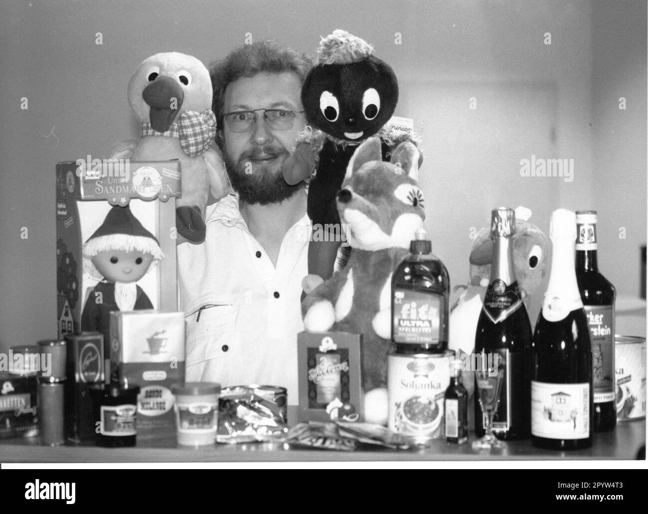 Ostdeutsche Produkte werden auch in den Westen geliefert. Essen. Einzelhandel, Versand, Eastalgie. Nostalgie. DDR. Foto: MAZ/Ute Sommer, Juni 1999 [automatisierte Übersetzung] Stockfoto