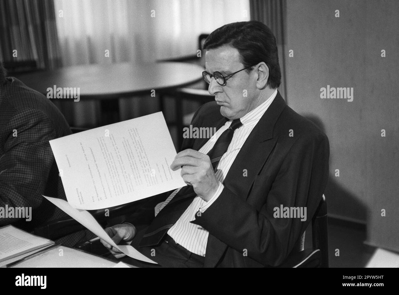 Deutschland, Bonn, 01-23-1992. Archivieren. 32-09-14 SPD-Präsidiumssitzung Foto: Gerhard Schroeder [maschinelle Übersetzung] Stockfoto