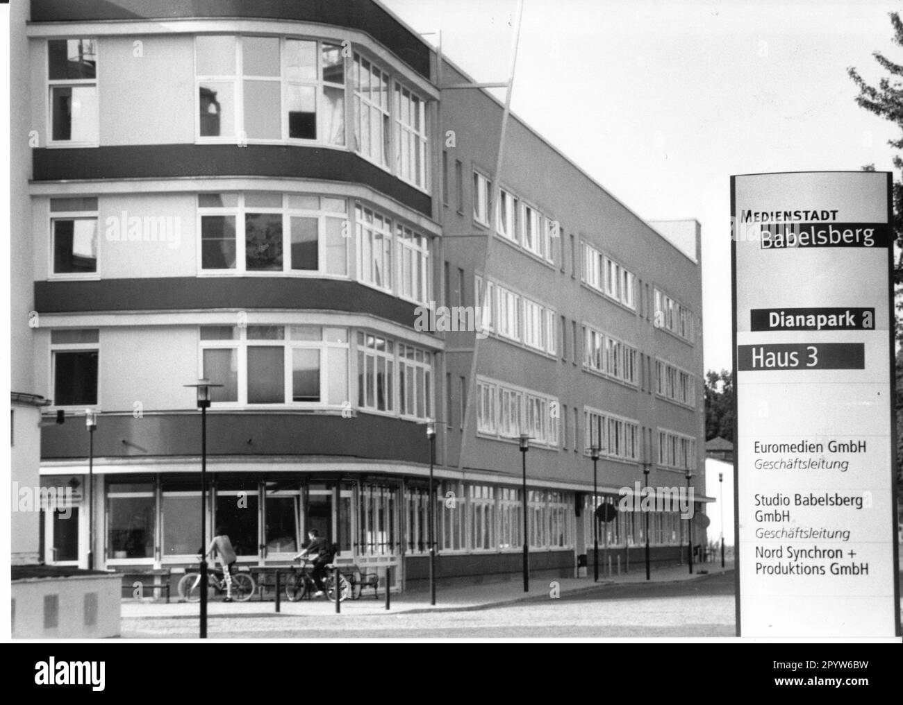 Neues Fernsehzentrum und Medienhaus mit vier Studios für Filmproduktionen. Foto: MAZ/Bernd Gartenschläger, 16.08.1997 [automatisierte Übersetzung] Stockfoto