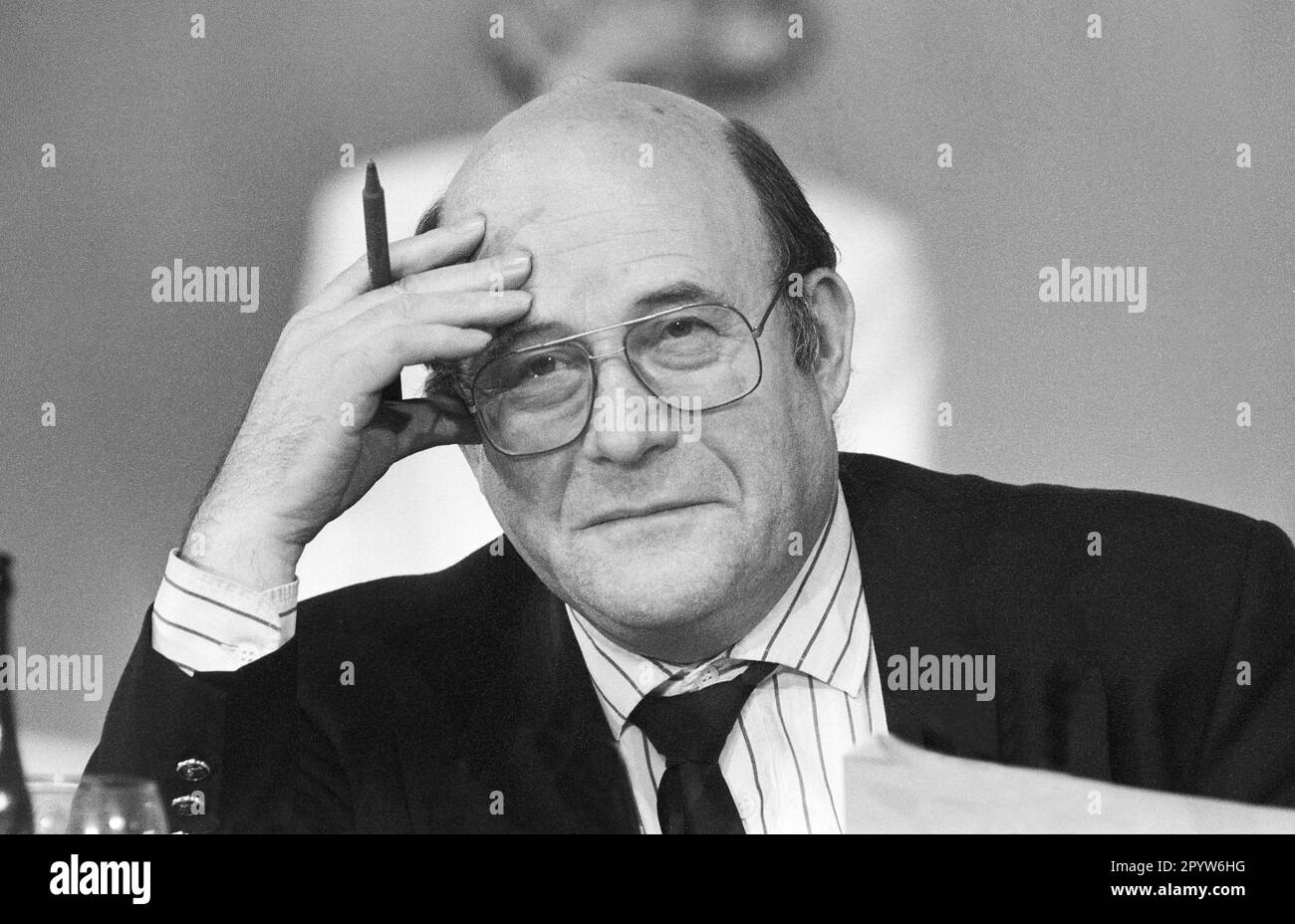 24 11 1991 Fotos und Bildmaterial in hoher Auflösung Alamy