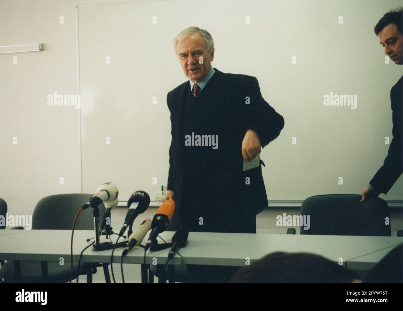 Manfred Stolpe, deutscher Politiker, Ministerpräsident Brandenburgs. Das Bild zeigt eine Pressekonferenz in der RRS-Vollzugsanstalt. Foto: Renee Rohr. [Maschinelle Übersetzung] Stockfoto