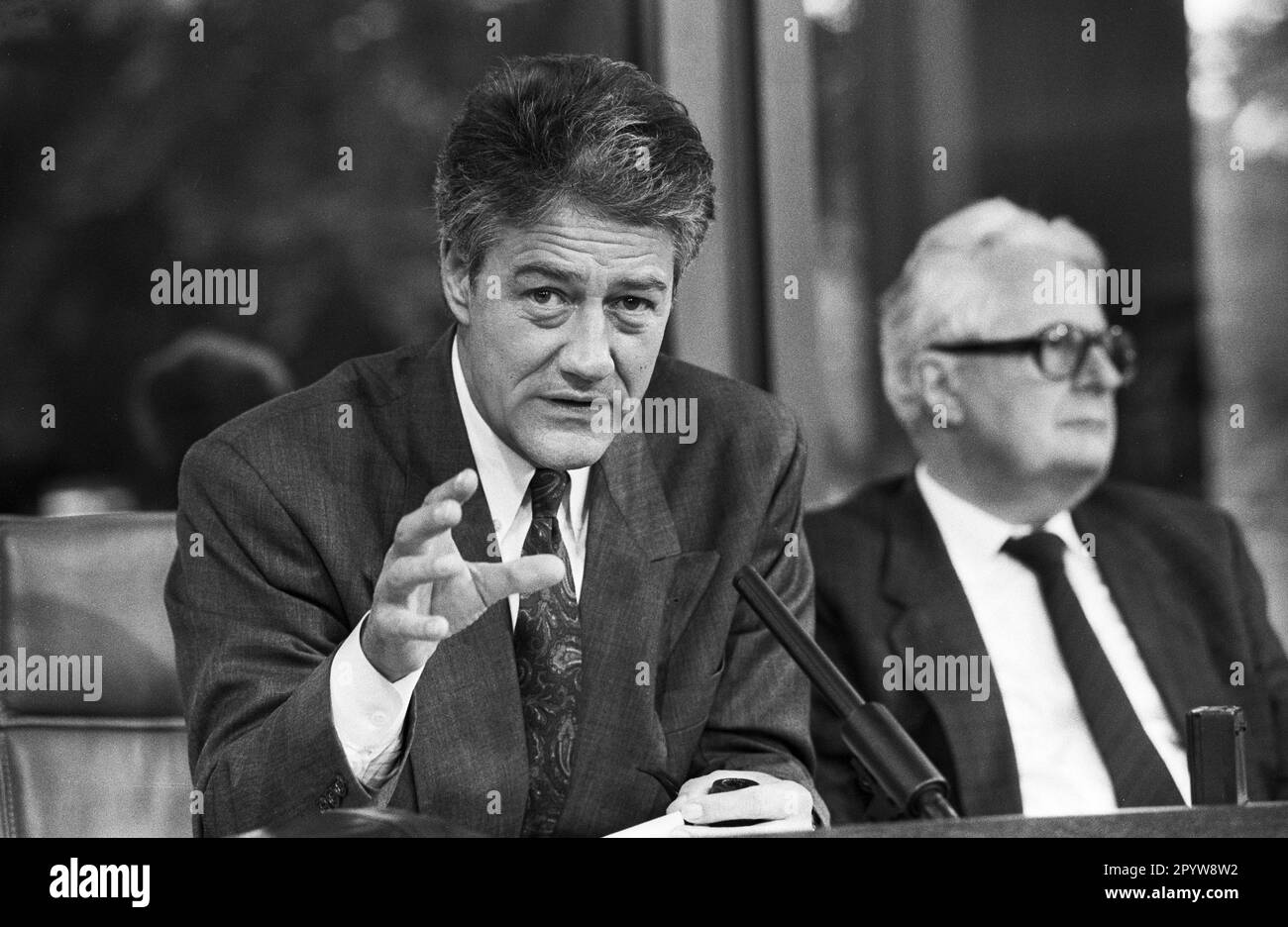 Deutschland, Bonn, 27.09.1991. Archiv: 28-73-21 für Ihr Archiv! Foto: SPD-Vorsitzender Bjoern Engholm und Hans-Jochen Vogel [automatisierte Übersetzung] Stockfoto