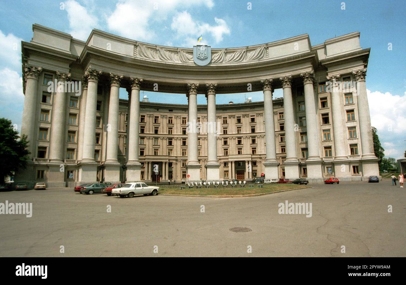 UA-Ukraine / Kiew / 1998 Kiew-Oberstadt: Ministerialgebäude (ehemaliger Sitz der Kommunistischen Partei) // Staat / Ministerium / Ministerium [automatisierte Übersetzung] Stockfoto