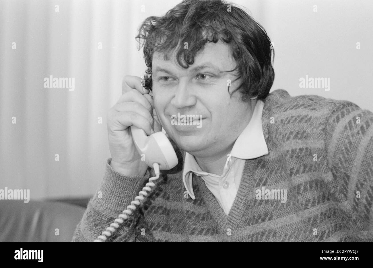 Gerhard Polt während einer AZ-Telefonkampagne in München. [Maschinelle Übersetzung] Stockfoto