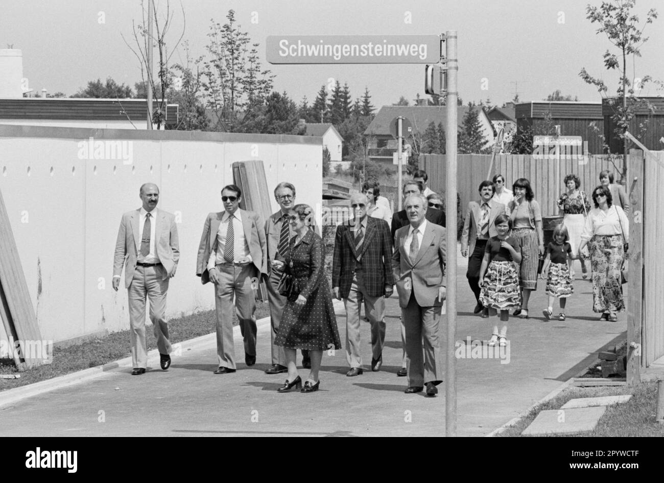 Zur Eröffnung des neuen Entwicklungsgebietes Goldschaggbogen und Schwingensteinweg in München Neuperlach. [Maschinelle Übersetzung] Stockfoto