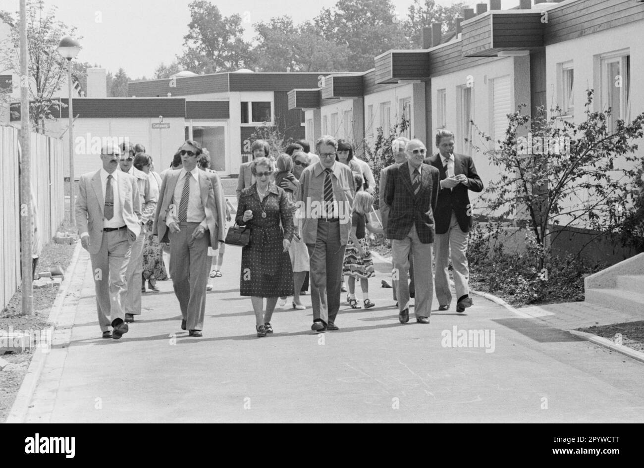 Zur Eröffnung des neuen Entwicklungsgebietes Goldschaggbogen und Schwingensteinweg in München Neuperlach. [Maschinelle Übersetzung] Stockfoto