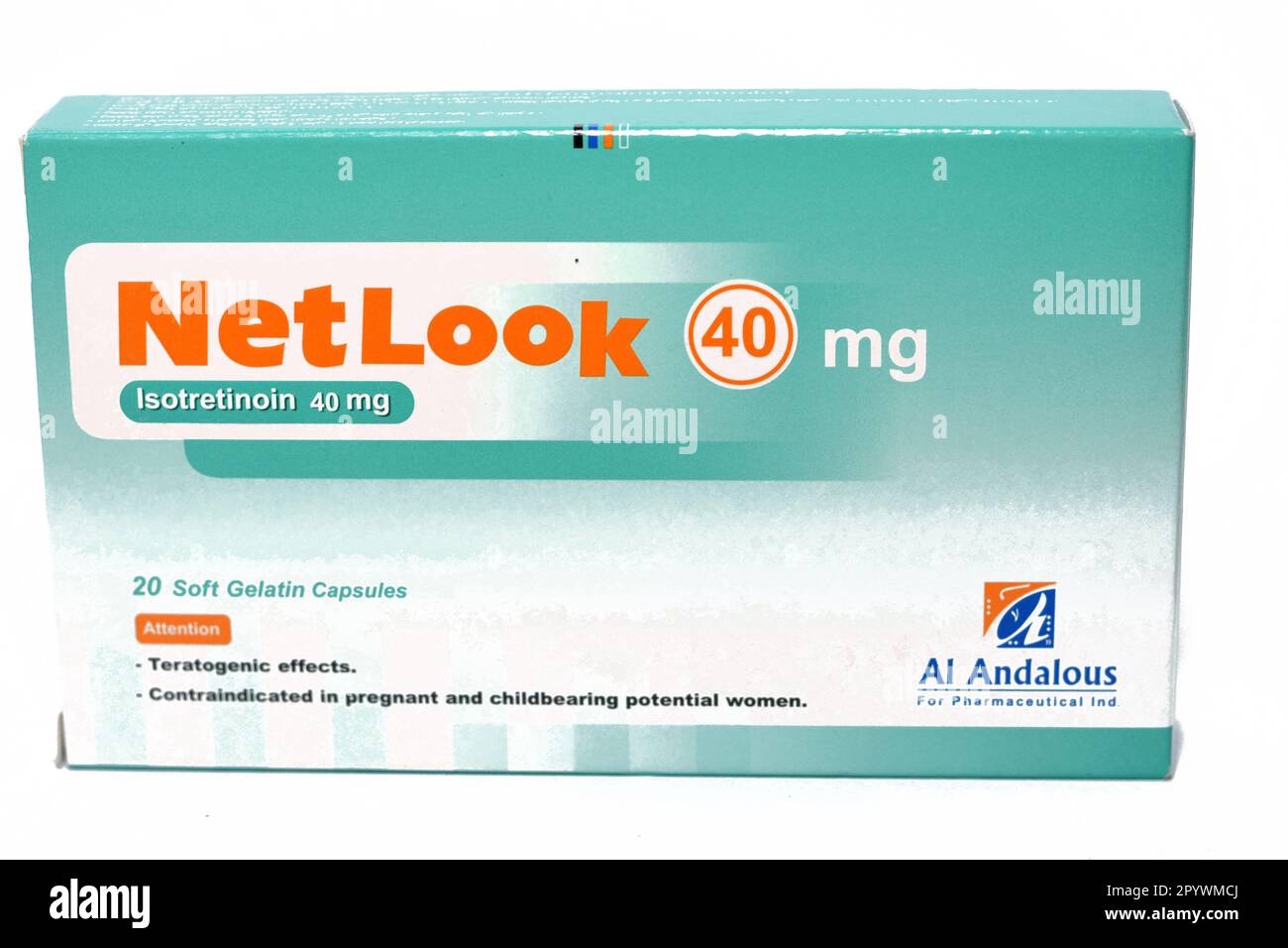 Kairo, Ägypten, Mai 2 2023: NetLook Weichgelatinekapseln, Isotretinoin ist ein oral verschreibungspflichtiges Medikament, das Talgdrüsen beeinflusst und verwendet wird, um Stockfoto