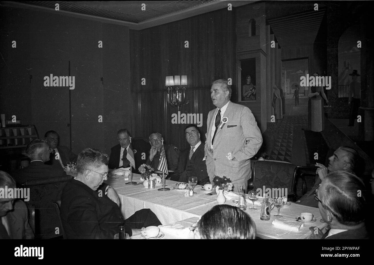 Tagung der amerikanischen Handelskammer (AHK) im Hotel Kempinski in Berlin, Oktober 1955. Stockfoto