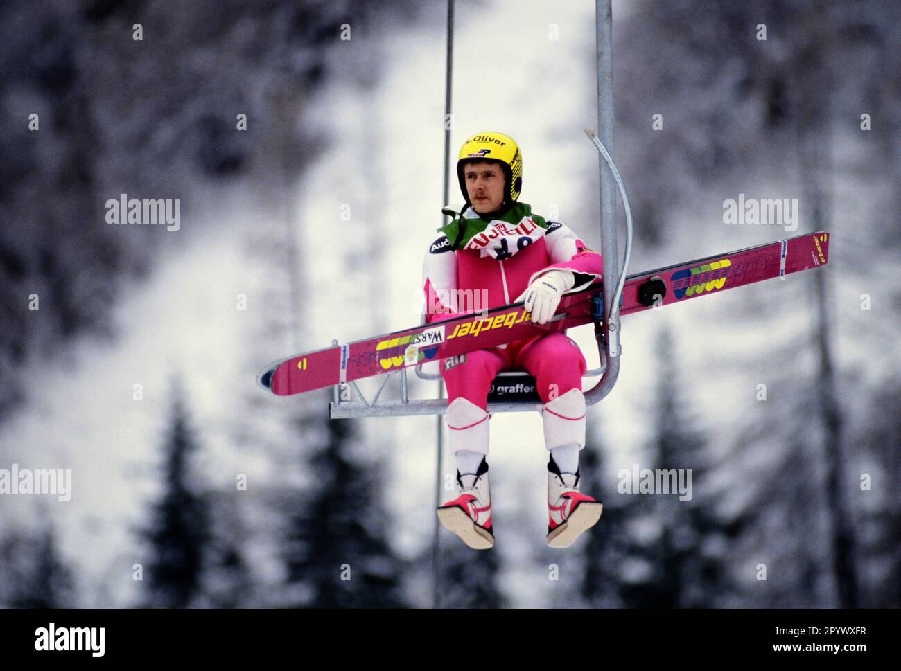 NORDIC WORLD SKI CHAMPIONSHIP 1991 IN VAL DIE FIEMME Jens Weissflog (BRD) auf DEM Sessellift-FOTO (C): WEREK Pressebildagentur XTagxderXAufnahmeXgeschaetztX xxNOxMODELxRELEASExx [automatisierte Übersetzung]- AUSTRIA OUT Stockfoto