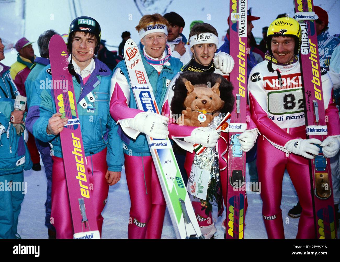 NORDIC WORLD SKI CHAMPIONSHIP 1991 IN VAL DIE FIEMME Heiko Hunger, Diether Thoma, Jens Weissflog und Andre Kiesewetter (von links, alle Bundesrepublik Deutschland) feiern den dritten Platz FOTO (C): WEREK Pressebildagentur XTagxderXgeschaetztX xxNOxMODELxRELEASExx [automatisierte Übersetzung]- ÖSTERREICH Stockfoto