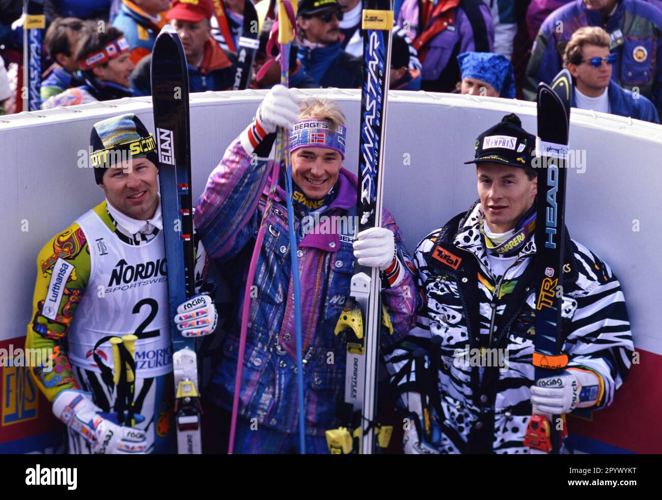 SKI ALPIN STAFFEL 92/93 Weltmeisterschaft 1993 Morioka Shizukuishi Giant Slalom Men 10.02.1993 Johan WALLNER (SWE li), Kjetil-Andre AAMODT (NOR), Rainer SALZGEBER (AUT) xxNOxMODELxRELEASExx [automatisierte Übersetzung]- ÖSTERREICH AUS Stockfoto