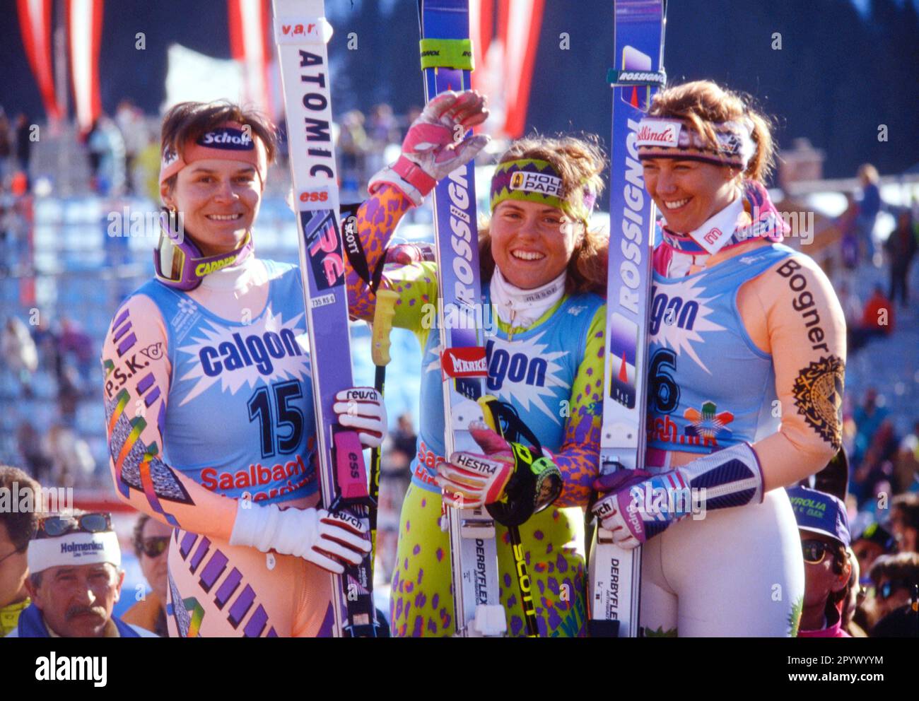 SKI ALPIN STAFFEL 90/91 WM 1991 Saalbach-Hinterglemm Giant Slalom Women 02.02.1991 Ulrike MAIER (AUT links), Pernilla WIBERG (SWE) und Traudl HAECHER (GER rechts) bei der Preisverleihung. XxNOxMODELxRELEASExx (automatisierte Übersetzung) – ÖSTERREICH AUS Stockfoto