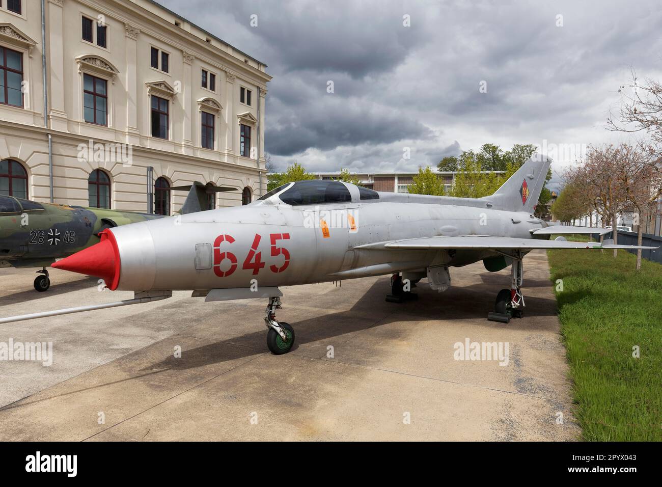 Sowjetisches Kampfflugzeug MiG 21 der NVA, DDR, Militärhistorisches Museum der deutschen Streitkräfte Stockfoto