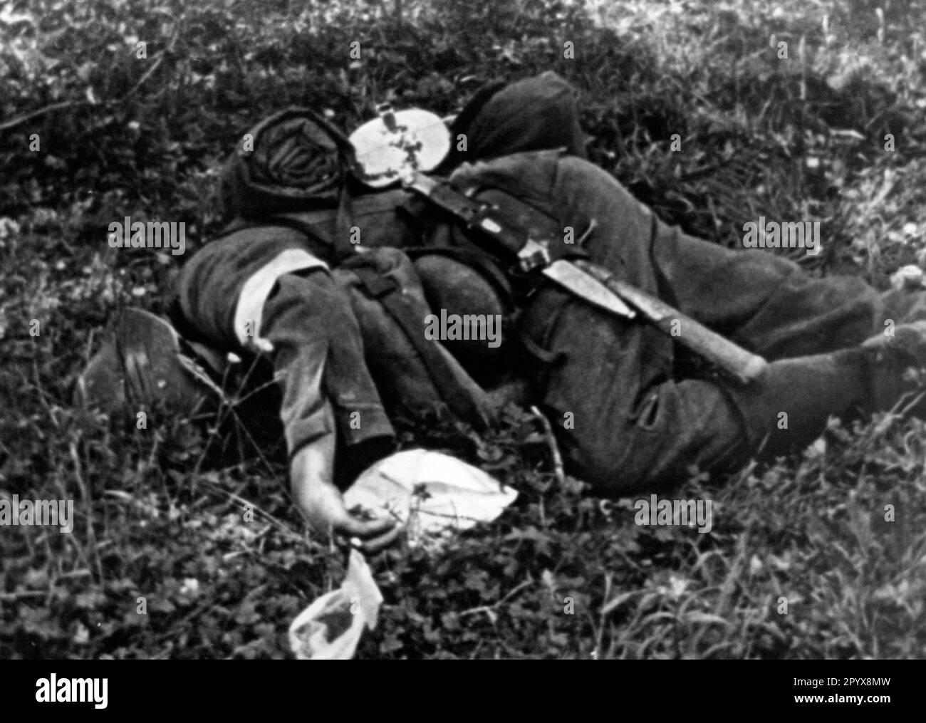 Deutscher Sanitäter, der während der Kämpfe in Polen getötet wurde. [Maschinelle Übersetzung] Stockfoto