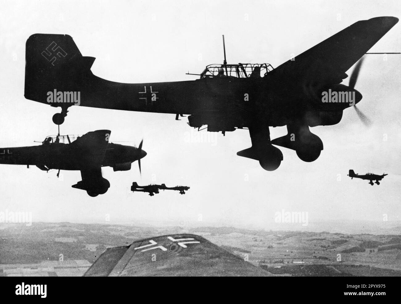 Deutsche Junkers Ju 87 während der polnischen Kampagne. Foto: Mendl. [Maschinelle Übersetzung] Stockfoto