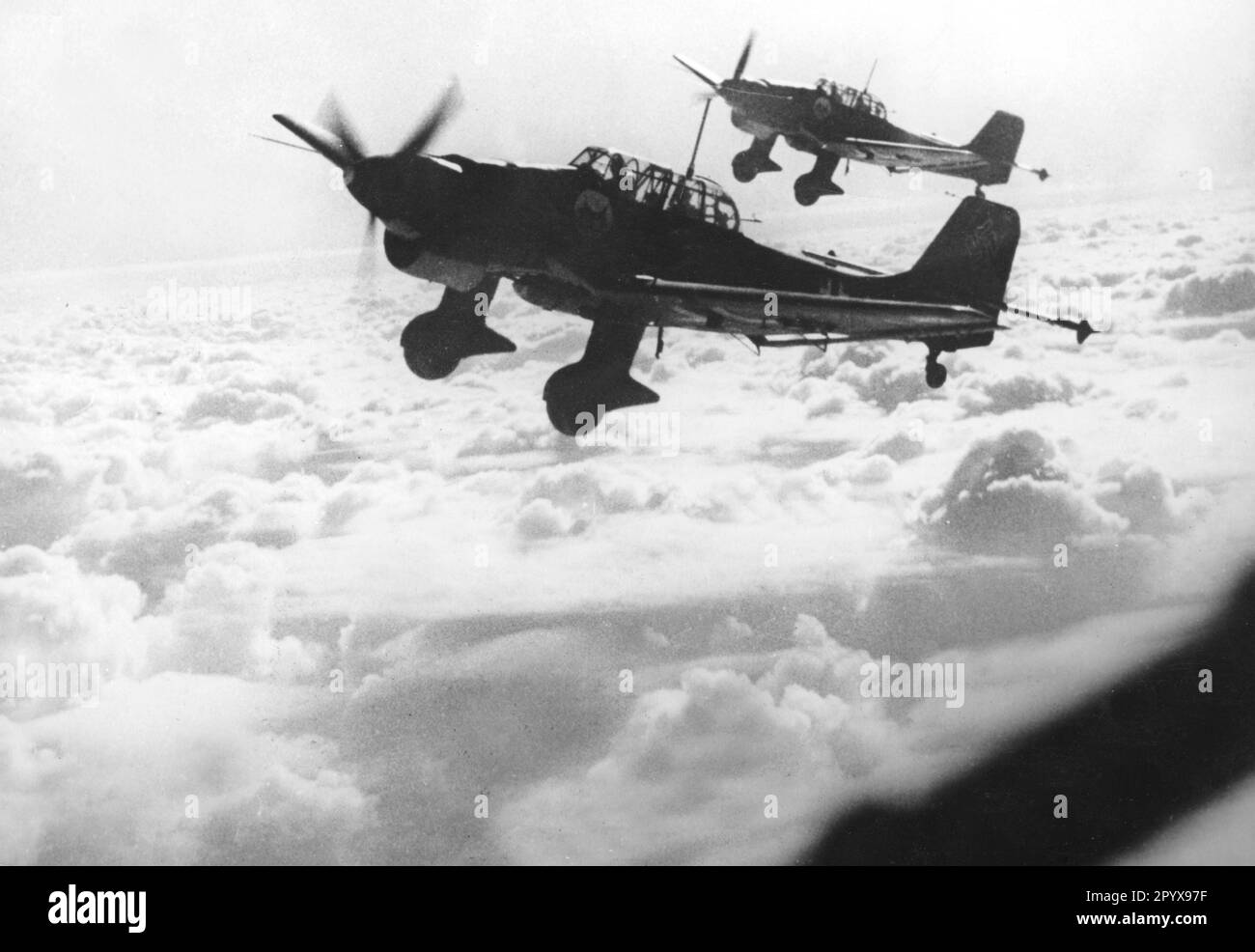 "Junkers Ju 87" "Stuka" des Stuka-Geschwaders 2 Immelmann auf einer Mission über Frankreich. Foto: Göbel. [Maschinelle Übersetzung]' Stockfoto
