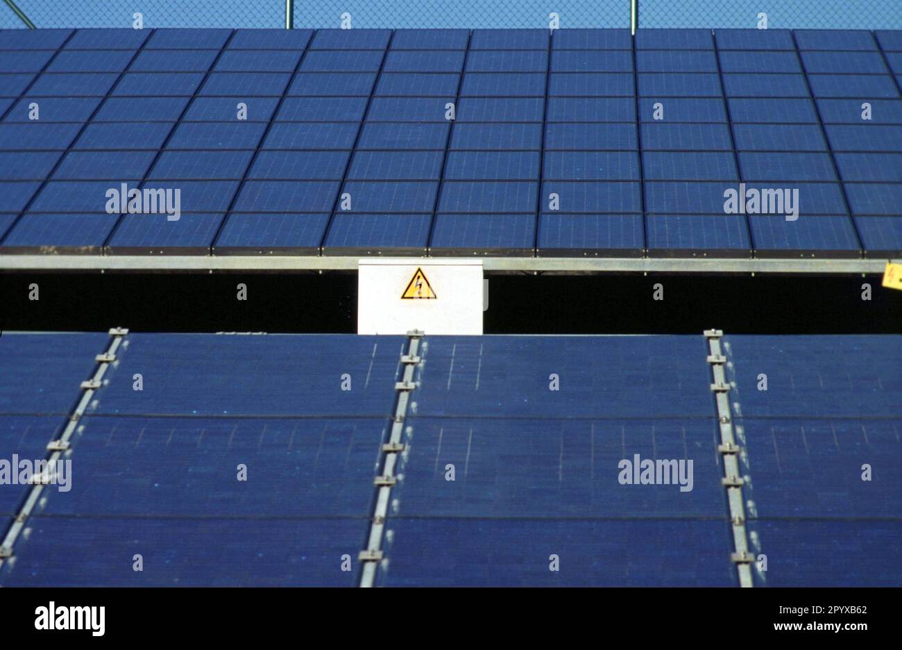 Datum der Aufnahme: 15.05.1997 RWE Photovoltaik-Testeinrichtung in Neurath/Grevenbroich. [Maschinelle Übersetzung] Stockfoto