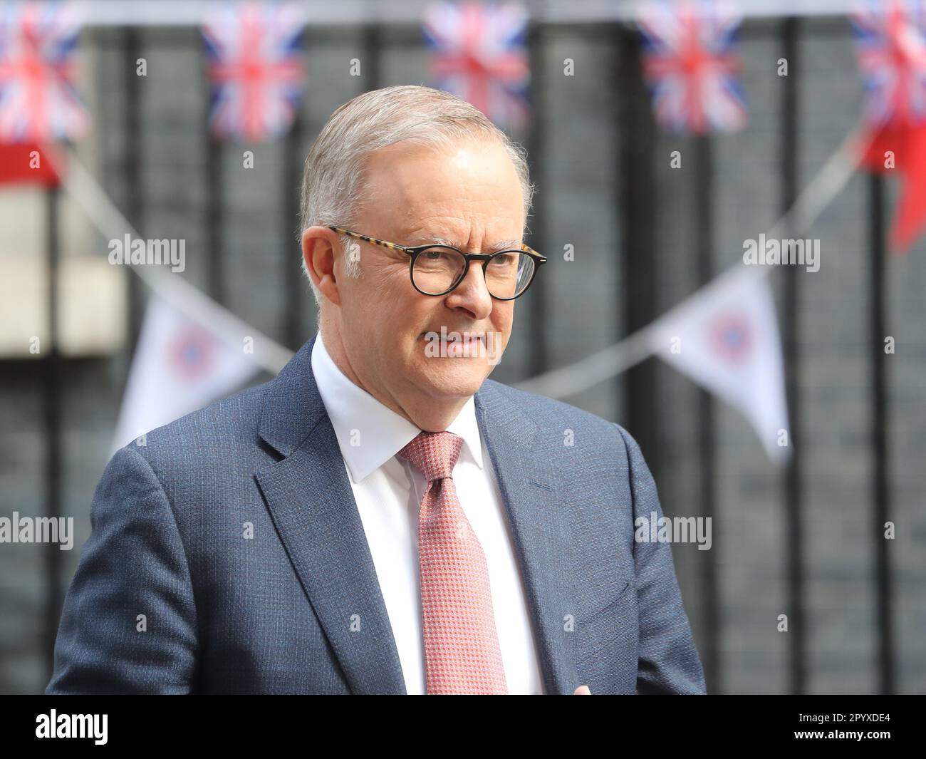 London, Großbritannien. 5. Mai 2023. Premierminister Australiens Anthony Albanese spricht während seines Besuchs in der Downing Street Nr. 10 vor der Presse. Kredit: Uwe Deffner/Alamy Live News Stockfoto