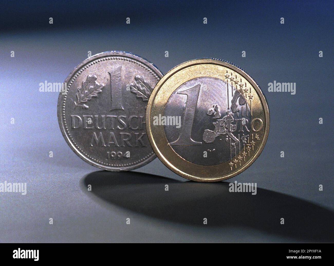 D-Mark u. EURO [automatisierte Übersetzung] Stockfoto