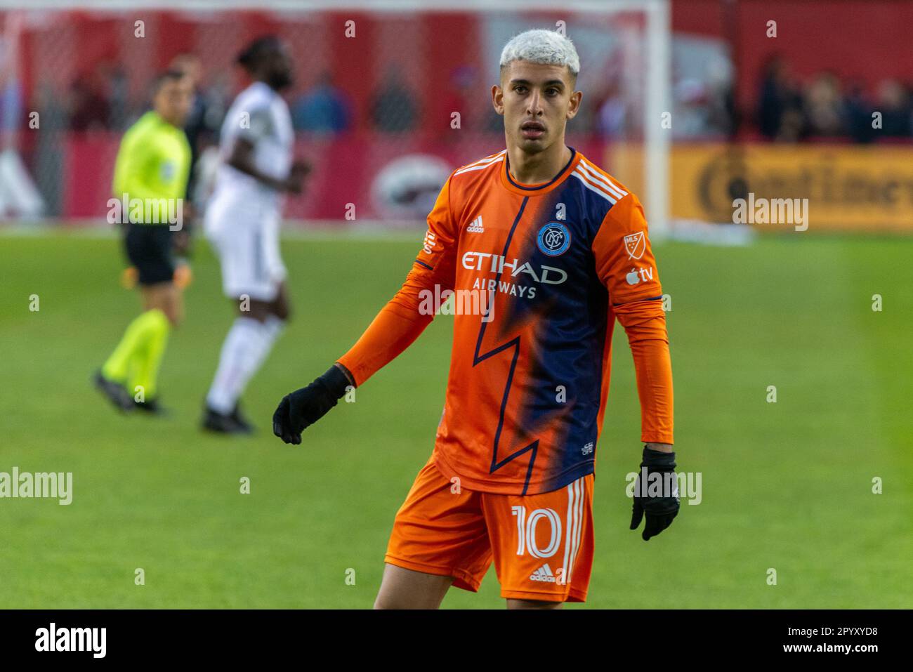 Toronto, ONTARIO, Kanada - 29. April 2023: S. Rodrigues @10 Mittelfeldspieler des New York City FC während des regulären MLS-Saisonspiels 2023 zwischen dem Toronto FC Stockfoto